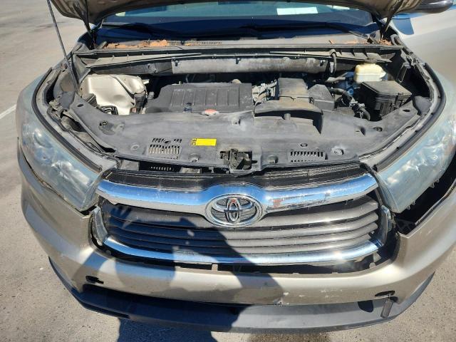 Photo 12 from auction – 2016 TOYOTA HIGHLANDER with VIN 5TDKKRFH6GS149024