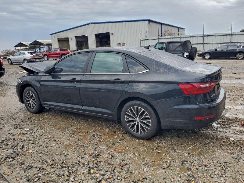 Photo 2 from auction – 2020 VOLKSWAGEN JETTA with VIN 3VWCB7BU7LM057097