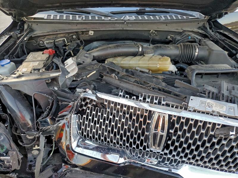 Photo 12 from auction – 2019 LINCOLN NAVIGATOR with VIN 5LMJJ2JTXKEL15165