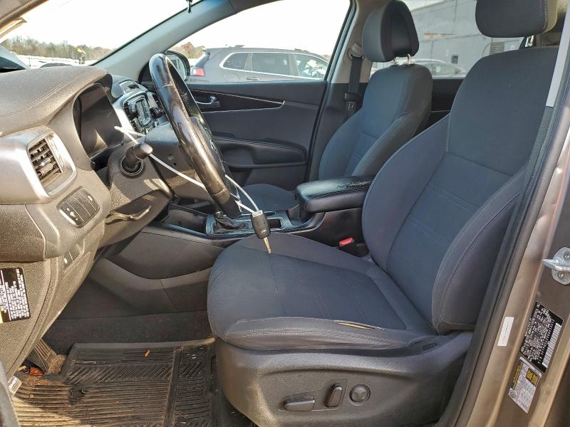 Photo 7 from auction – 2016 KIA SORENTO LX with VIN 5XYPGDA39GG053312