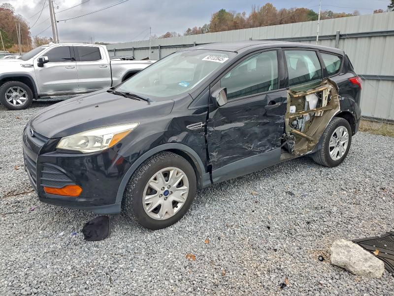 FORD ESCAPE S 2016 with VIN 1FMCU0F76GUB11639 - Photo from auction