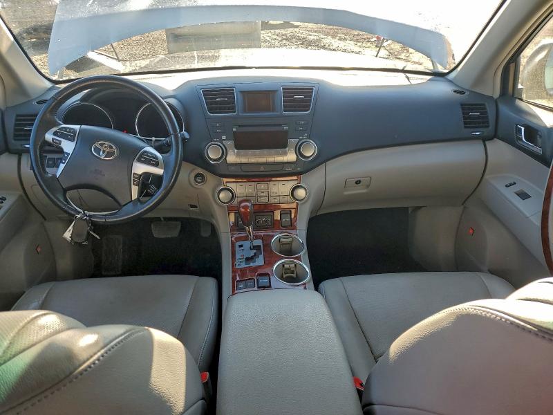 Photo 8 from auction – 2012 TOYOTA HIGHLANDER with VIN 5TDDK3EH9CS109764