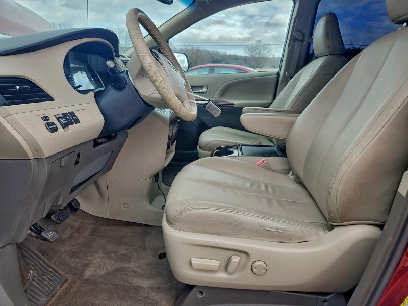 Photo 7 from auction – 2013 TOYOTA SIENNA XLE with VIN 5TDYK3DC8DS390058