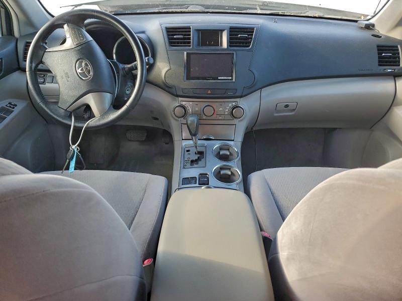 Photo 8 from auction – 2010 TOYOTA HIGHLANDER with VIN JTEZK3EH8A2104478