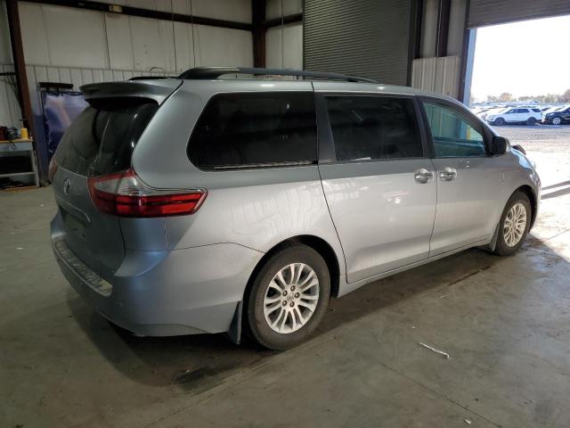 Photo 3 from auction – 2017 TOYOTA SIENNA XLE with VIN 5TDYZ3DC3HS802906