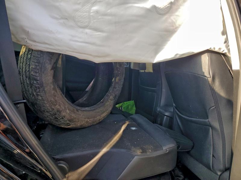 Photo 11 from auction – 2016 TOYOTA RAV4 LIMIT with VIN 2T3DFREV0GW472567