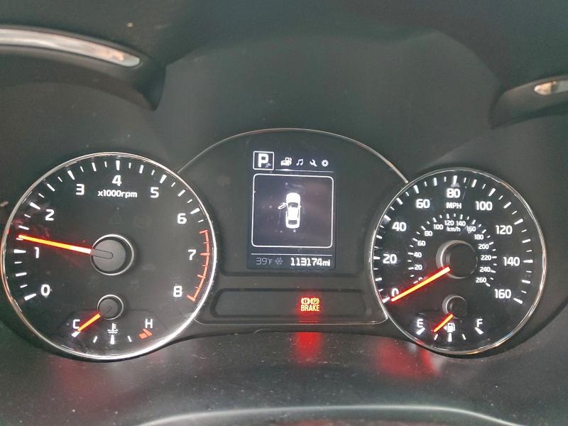 Photo 9 from auction – 2018 KIA FORTE LX with VIN 3KPFL4A77JE172636