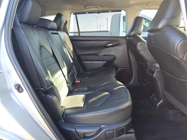 Photo 11 from auction – 2022 TOYOTA HIGHLANDER with VIN 5TDGZRAH6NS134898