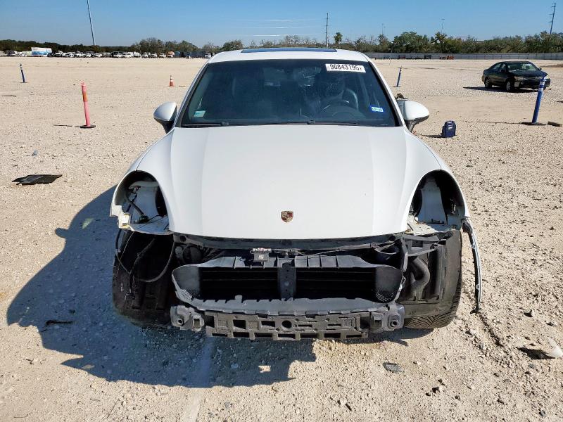 Photo 5 from auction – 2017 PORSCHE CAYENNE with VIN WP1AA2A25HKA84716
