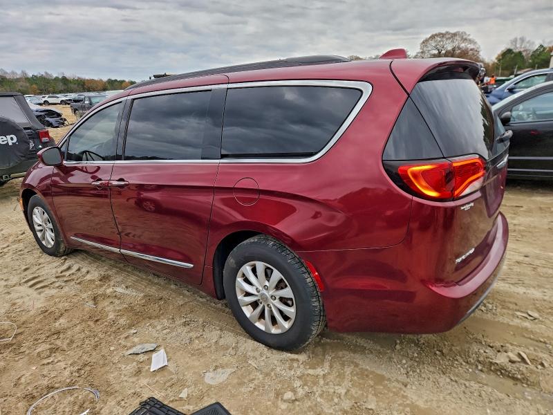 Photo 2 from auction – 2017 CHRYSLER PACIFICA T with VIN 2C4RC1BG8HR621101