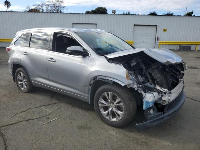 Photo 4 from auction – 2015 TOYOTA HIGHLANDER with VIN 5TDJKRFH6FS146988
