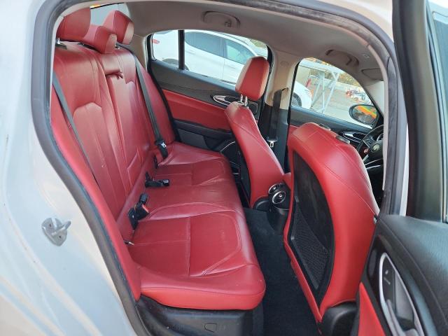 Photo 11 from auction – 2018 ALFA ROMEO GIULIA Q4 with VIN ZARFAEDN3J7573449