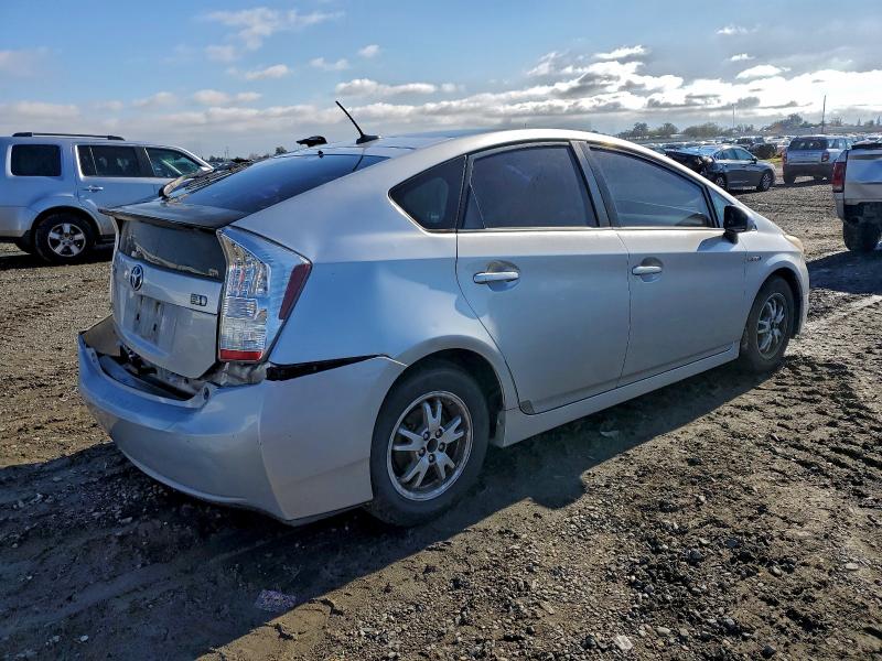 Photo 3 from auction – 2011 TOYOTA PRIUS with VIN JTDKN3DU8B5305440