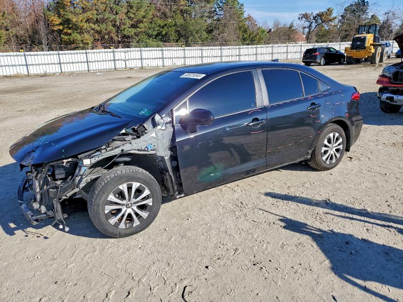 TOYOTA COROLLA LE 2021 with VIN JTDEAMDE9MJ026242 - Photo from auction