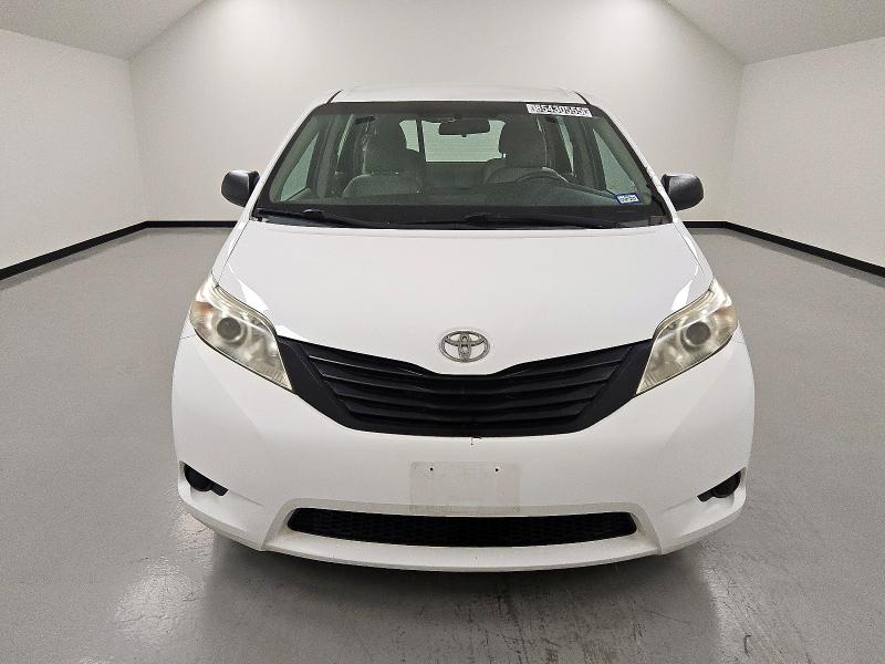 Photo 5 from auction – 2016 TOYOTA SIENNA with VIN 5TDZK3DCXGS717911