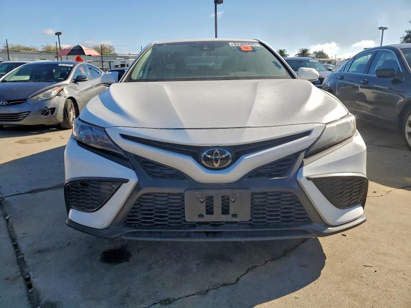 Photo 5 from auction – 2023 TOYOTA CAMRY with VIN 4T1G11AK2PU753240