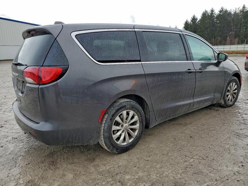 Photo 3 from auction – 2017 CHRYSLER PACIFICA T with VIN 2C4RC1DG2HR676799