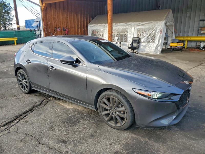 Photo 4 from auction – 2021 MAZDA 3 PREMIUM with VIN JM1BPAML0M1328811