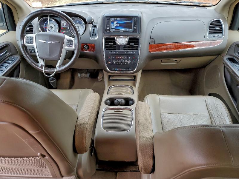 Photo 8 from auction – 2014 CHRYSLER TOWN & COU with VIN 2C4RC1CG8ER336537