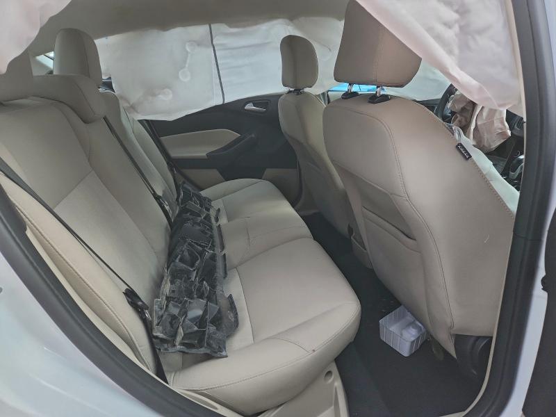 Photo 10 from auction – 2016 FORD FOCUS SE with VIN 1FADP3K29GL213511