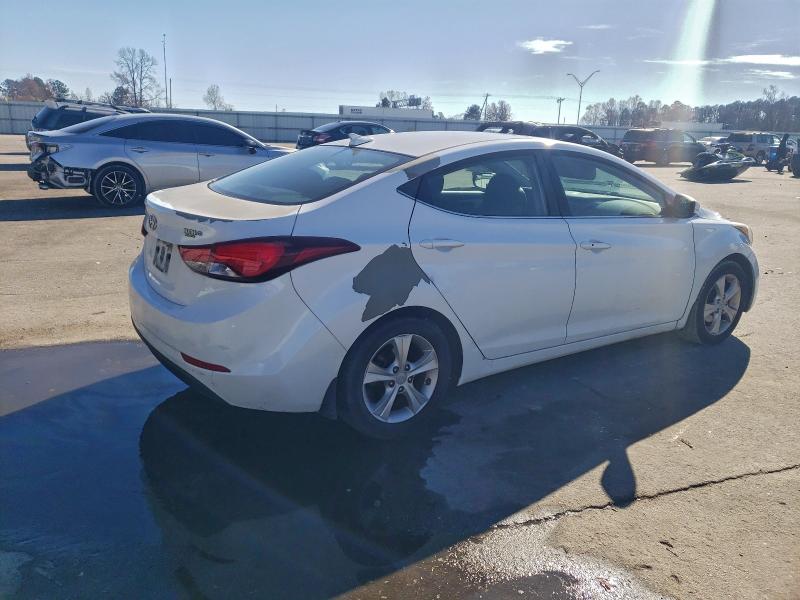 Photo 3 from auction – 2016 HYUNDAI ELANTRA SE with VIN 5NPDH4AE1GH797772
