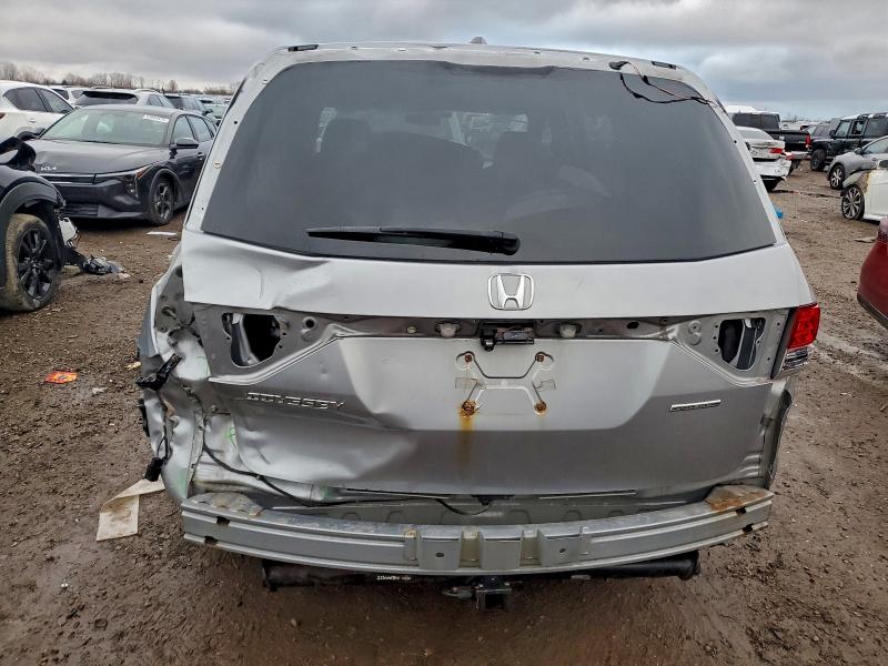 Photo 6 from auction – 2016 HONDA ODYSSEY SE with VIN 5FNRL5H33GB145328