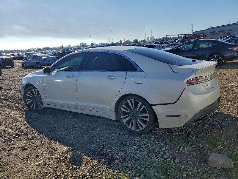 Photo 2 from auction – 2017 LINCOLN MKZ RESERV with VIN 3LN6L5EC1HR643563