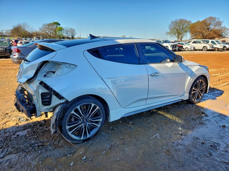 Photo 3 from auction – 2016 HYUNDAI VELOSTER T with VIN KMHTC6AE8GU275082