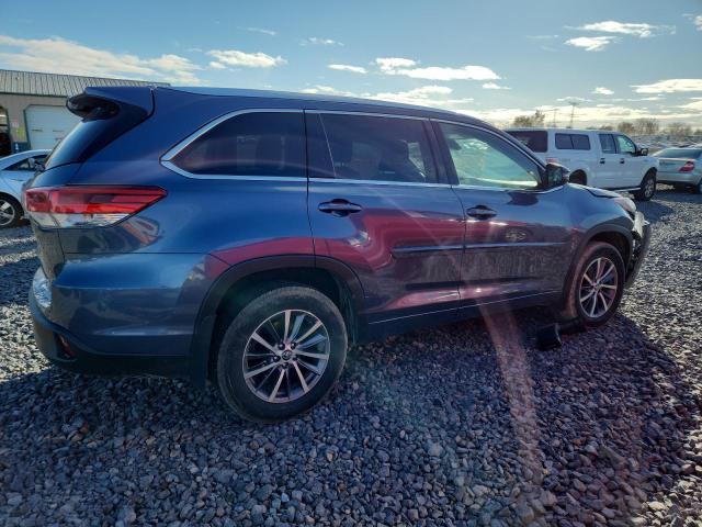 Photo 3 from auction – 2018 TOYOTA HIGHLANDER with VIN 5TDJZRFH5JS871812