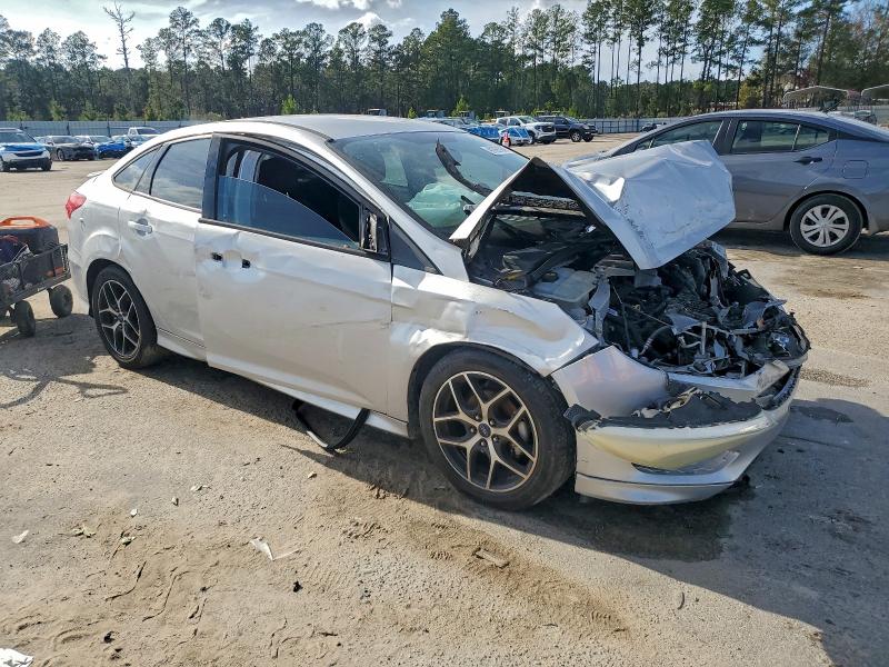 Photo 4 from auction – 2015 FORD FOCUS SE with VIN 1FADP3F25FL291888