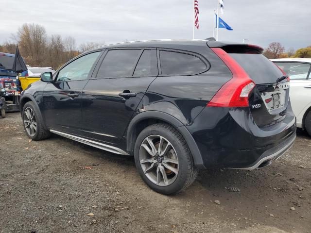 Photo 2 from auction – 2017 VOLVO V60 CROSS with VIN YV440MWKXH1029624