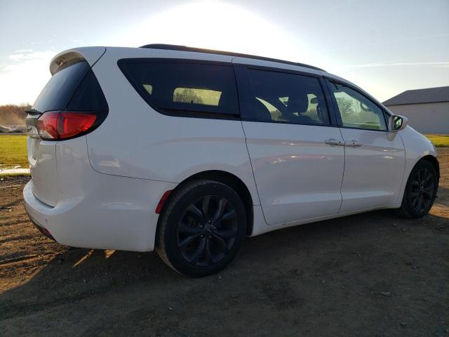 Фото 3 с аукциона – 2018 CHRYSLER PACIFICA T с VIN 2C4RC1BG7JR187534
