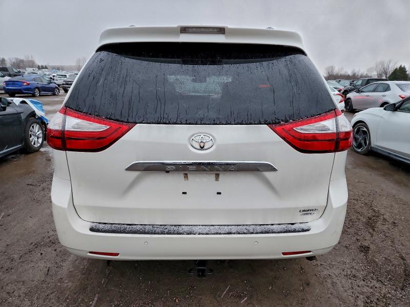 Photo 6 from auction – 2018 TOYOTA SIENNA XLE with VIN 5TDDZ3DC8JS205335