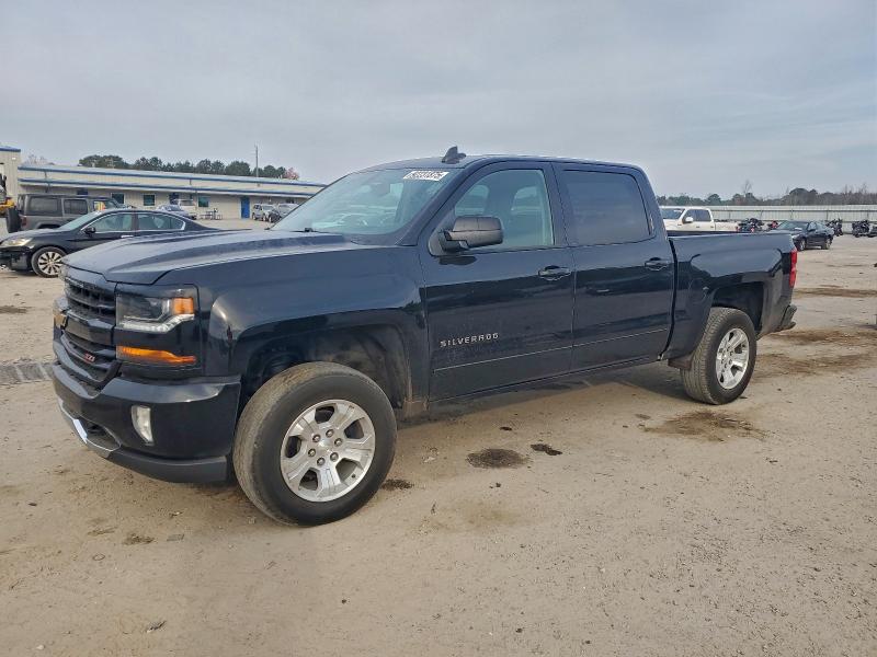 CHEVROLET SILVERADO 2018 with VIN 3GCUKREC6JG115945 - Photo from auction