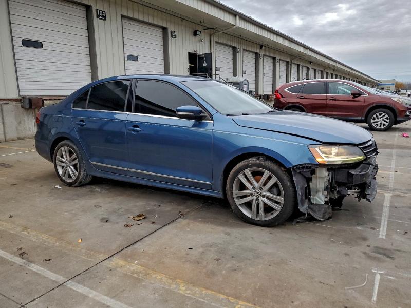 Photo 4 from auction – 2017 VOLKSWAGEN JETTA with VIN 3VWL17AJ6HM239648