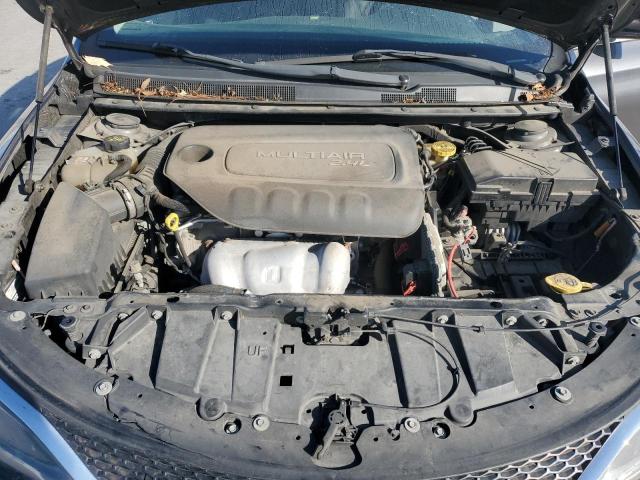 Photo 11 from auction – 2015 CHRYSLER 200 LIMITE with VIN 1C3CCCAB6FN693811