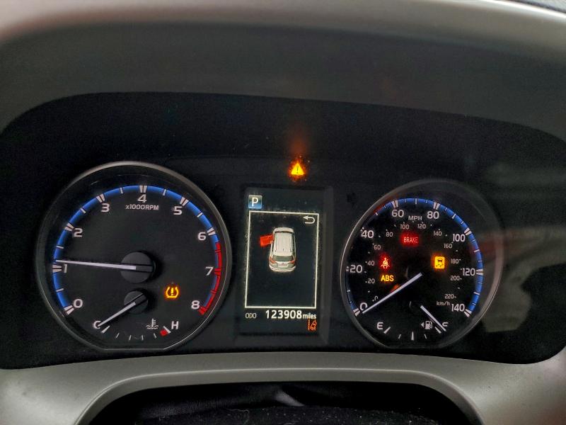 Photo 9 from auction – 2017 TOYOTA RAV4 LE with VIN 2T3ZFREV5HW389532