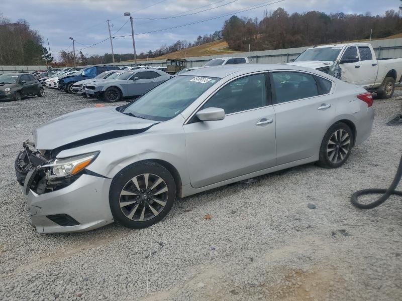 NISSAN ALTIMA 2017 with VIN 1N4AL3AP7HC177038 - Photo from auction