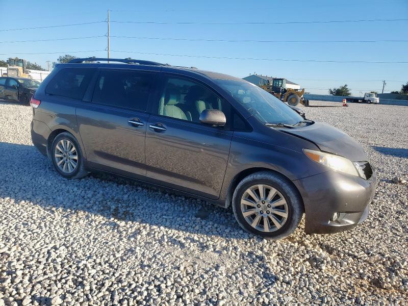 Photo 4 from auction – 2011 TOYOTA SIENNA XLE with VIN 5TDYK3DC0BS166067