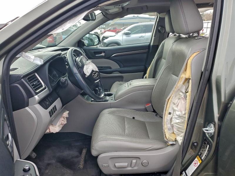 Photo 7 from auction – 2016 TOYOTA HIGHLANDER with VIN 5TDDKRFH5GS226099