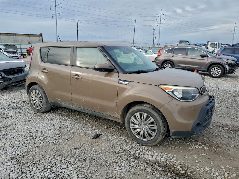 Photo 4 from auction – 2015 KIA SOUL with VIN KNDJN2A29F7173047