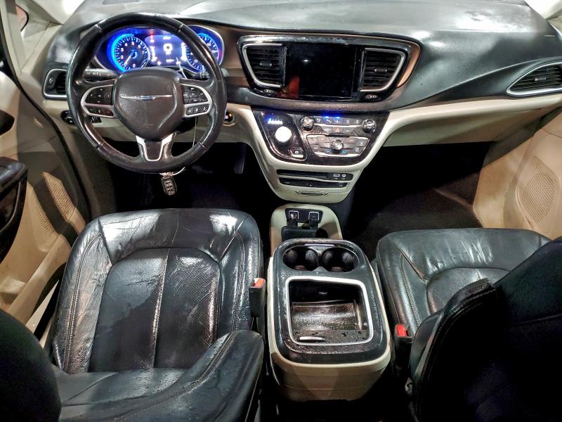 Photo 8 from auction – 2017 CHRYSLER PACIFICA T with VIN 2C4RC1EG6HR777634