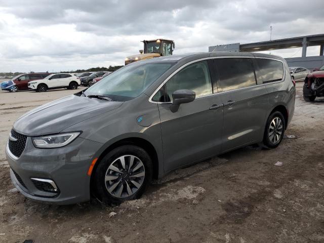 CHRYSLER PACIFICA H 2022 with VIN 2C4RC1L7XNR189489 - Photo from auction