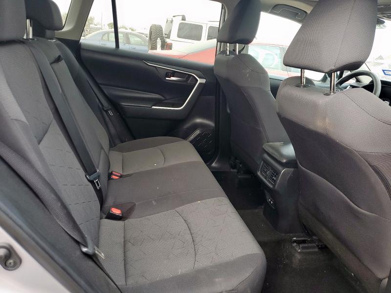 Photo 11 from auction – 2020 TOYOTA RAV4 XLE with VIN 2T3W1RFV3LC069832