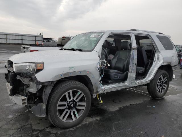 Photo 1 from auction – 2018 TOYOTA 4RUNNER SR with VIN JTEBU5JR8J5554264