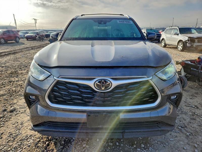 Photo 5 from auction – 2021 TOYOTA HIGHLANDER with VIN 5TDHZRAH3MS527339
