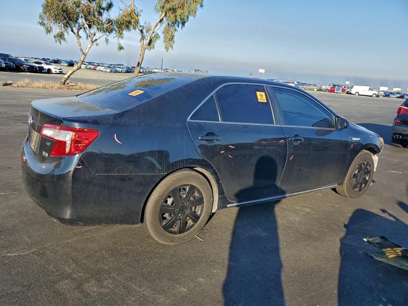 Photo 3 from auction – 2012 TOYOTA CAMRY HYBR with VIN 4T1BD1FK8CU028343
