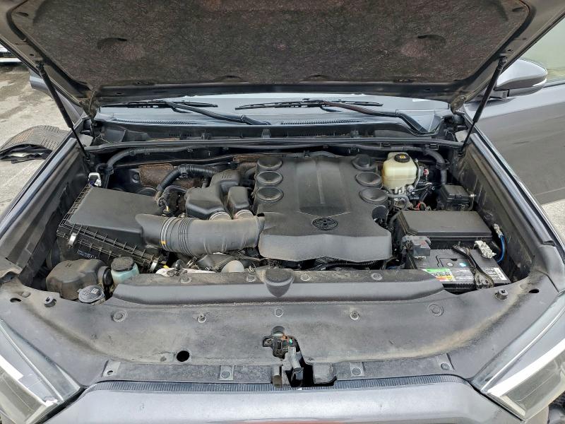 Photo 11 from auction – 2020 TOYOTA 4RUNNER SR with VIN JTEBU5JR5L5833674