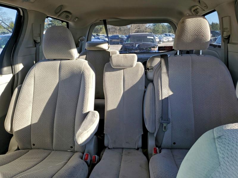 Photo 10 from auction – 2011 TOYOTA SIENNA with VIN 5TDKK3DCXBS109249