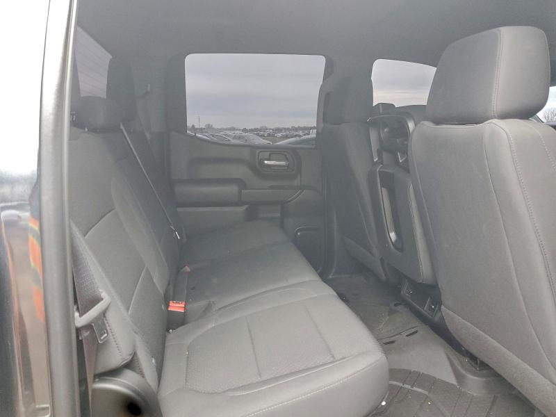 Photo 10 from auction – 2021 CHEVROLET SILVERADO with VIN 1GCUYBEF2MZ421352